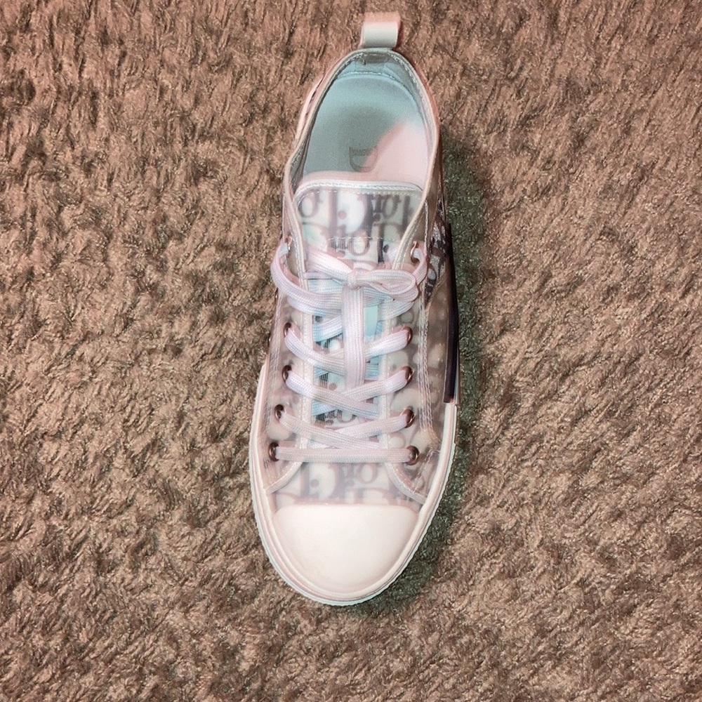 Doir low top shoes